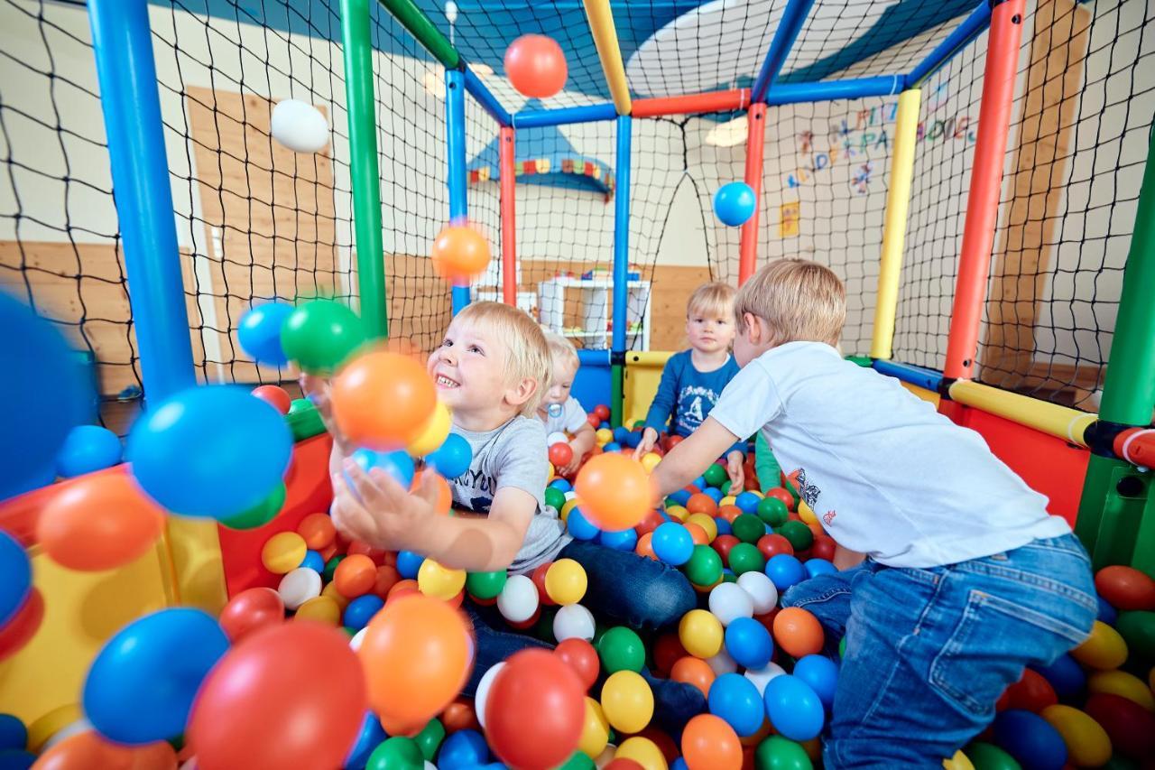 Ferien- Und Familienhotel Alpina Αντελμπόντεν Εξωτερικό φωτογραφία
