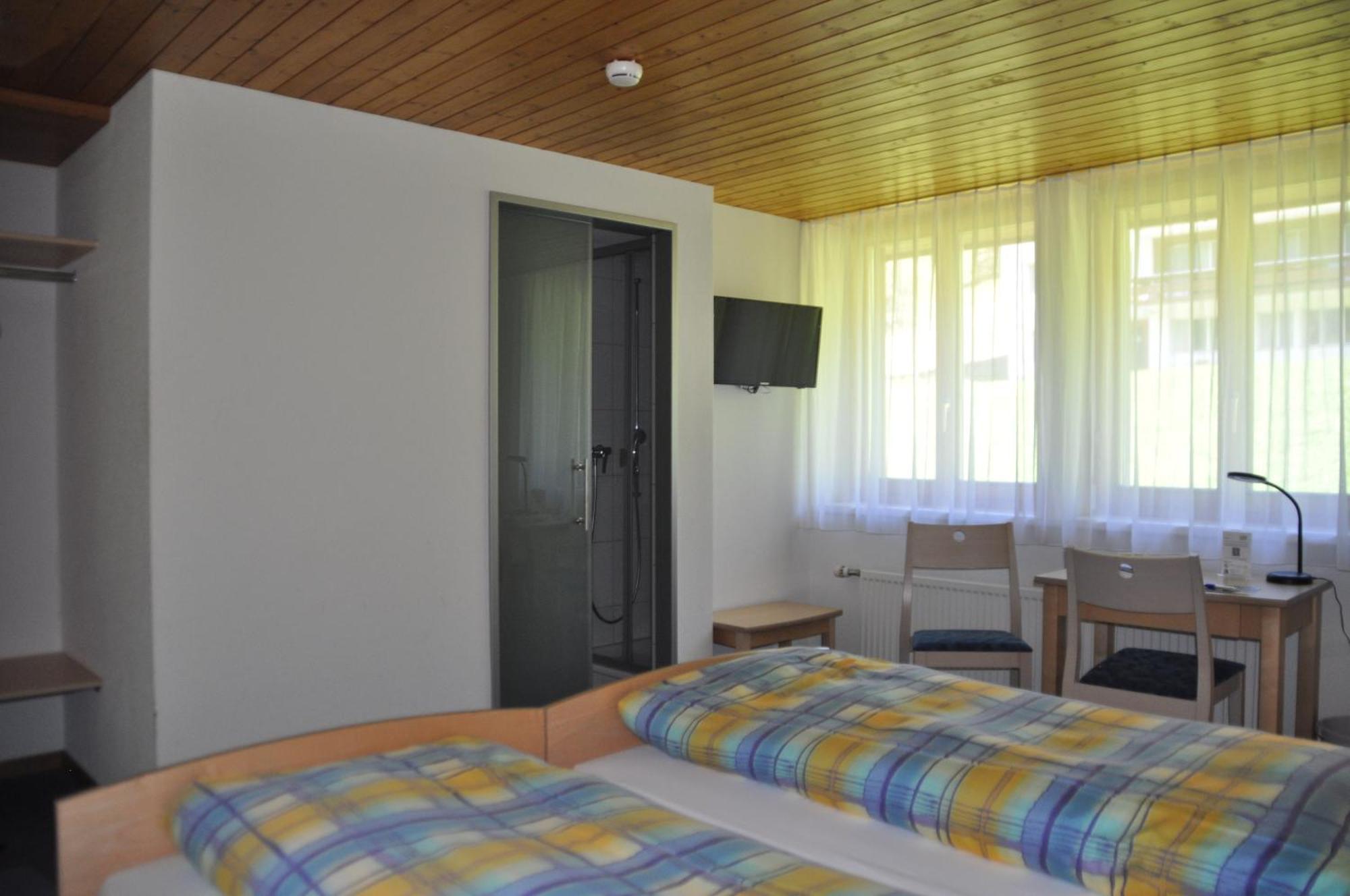 Ferien- Und Familienhotel Alpina Αντελμπόντεν Εξωτερικό φωτογραφία