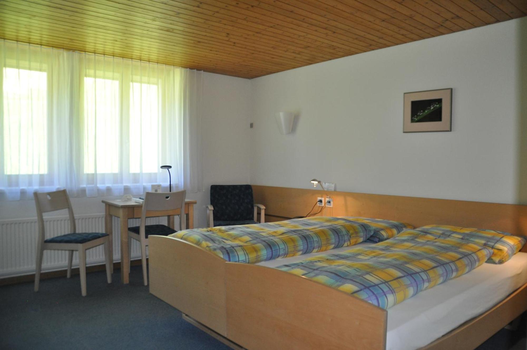 Ferien- Und Familienhotel Alpina Αντελμπόντεν Εξωτερικό φωτογραφία