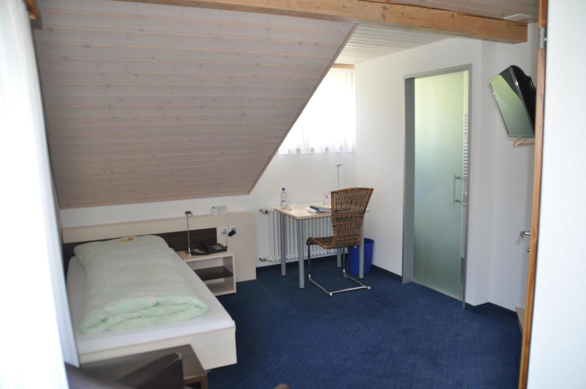 Ferien- Und Familienhotel Alpina Αντελμπόντεν Εξωτερικό φωτογραφία