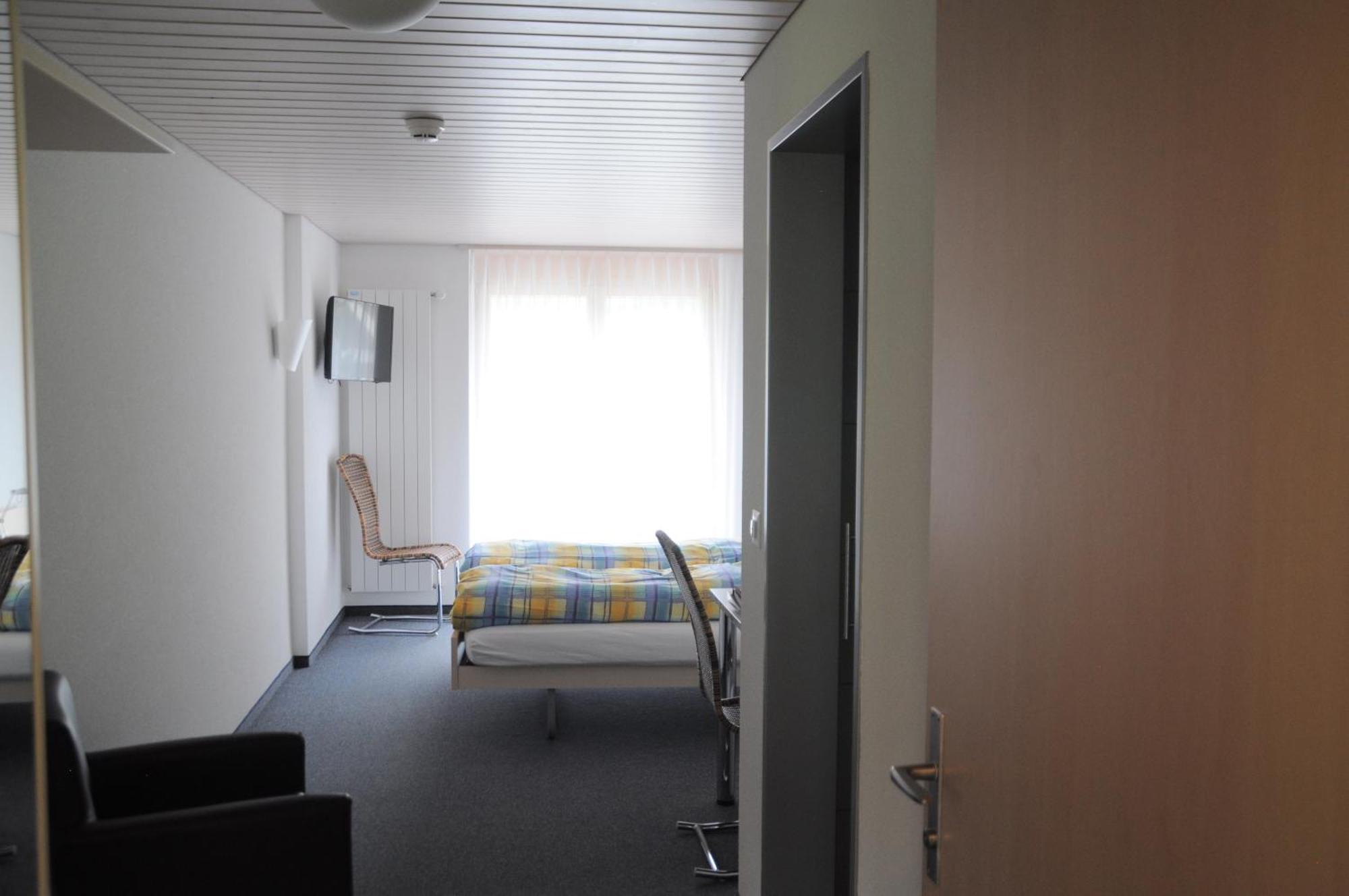 Ferien- Und Familienhotel Alpina Αντελμπόντεν Εξωτερικό φωτογραφία