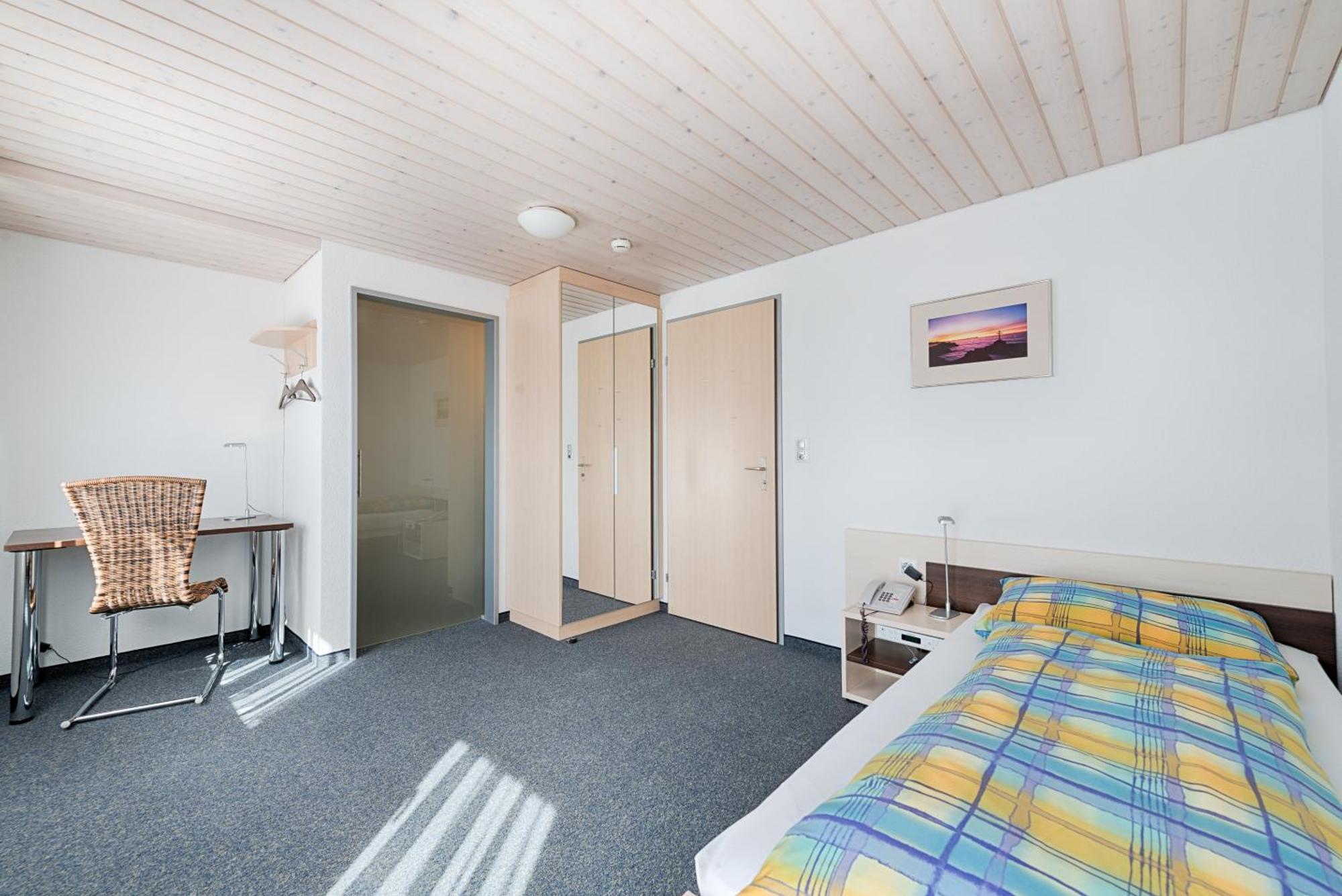 Ferien- Und Familienhotel Alpina Αντελμπόντεν Εξωτερικό φωτογραφία