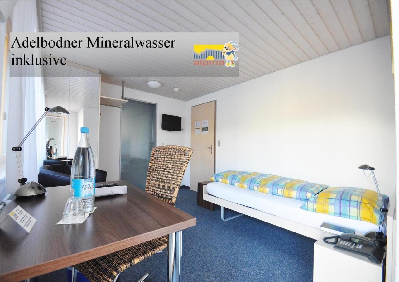 Ferien- Und Familienhotel Alpina Αντελμπόντεν Εξωτερικό φωτογραφία